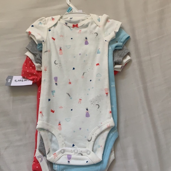 5 PK. CARTERS BRAND ONESIES - Picture 5 of 5